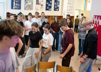 Zabawa w krzesełka klasy 7 - 8